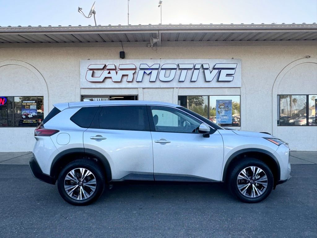 Used 2023 Nissan Rogue SV FWD image 3