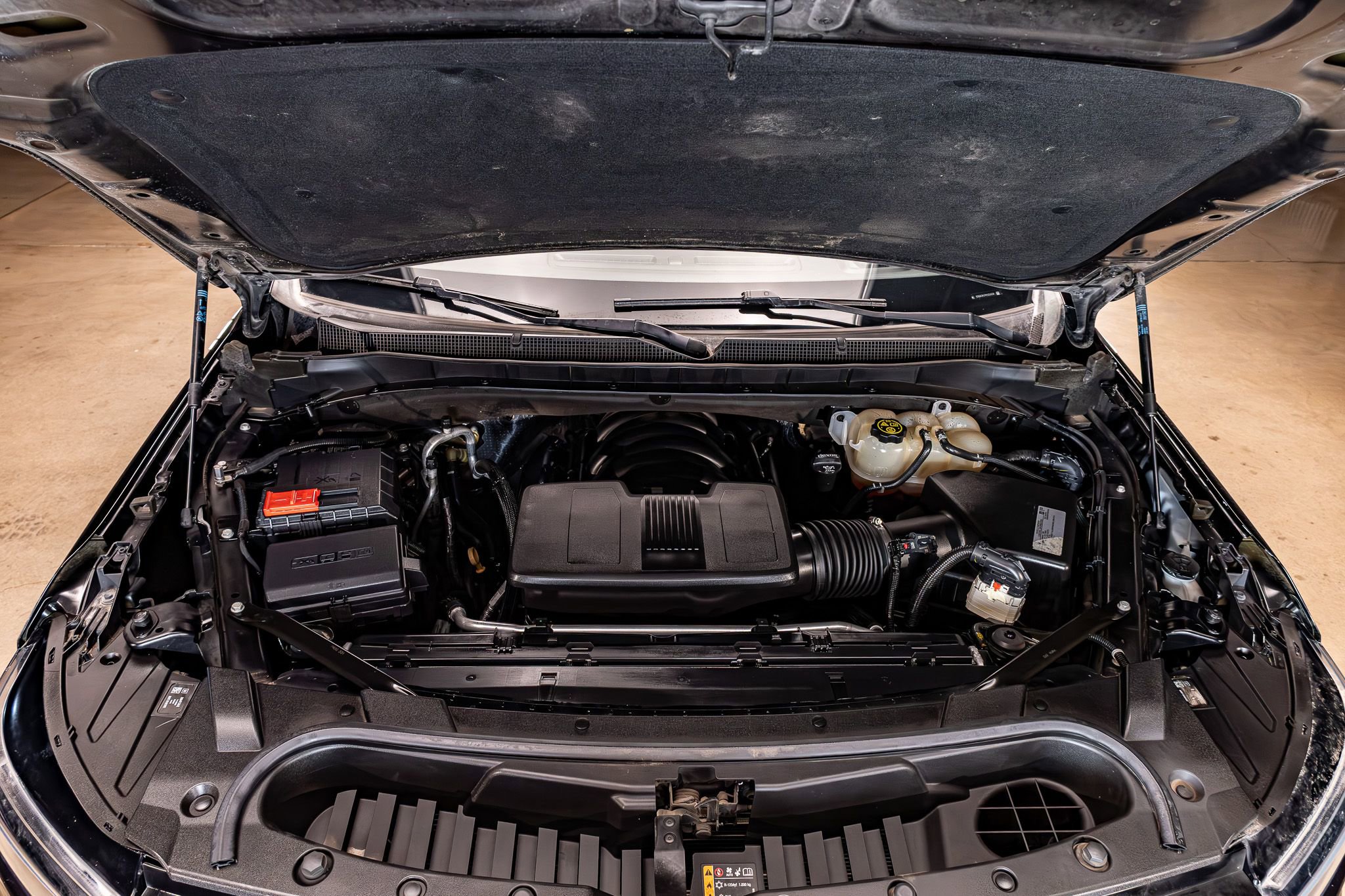 Used 2021 Chevrolet Suburban Z71 w/ Z71 Off-Road Package AWD/4WD image 32