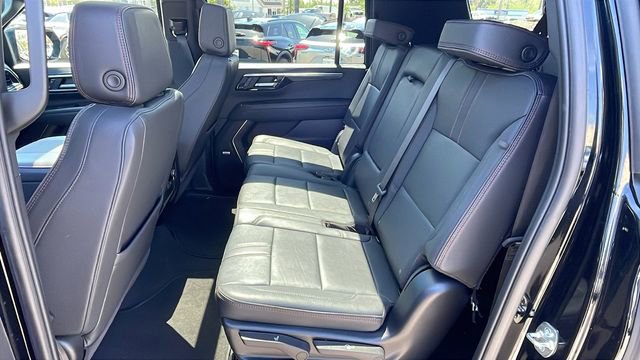 Used 2025 Chevrolet Suburban RST w/ Comfort Package AWD/4WD image 12
