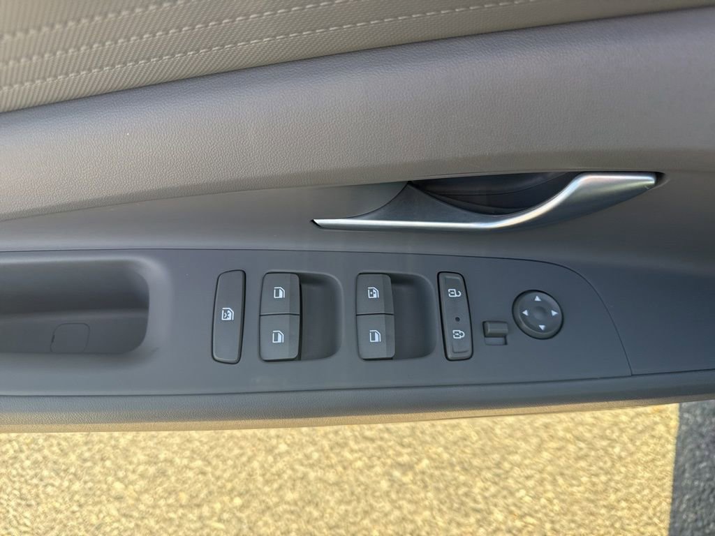 Used 2023 Hyundai Elantra SEL image 15