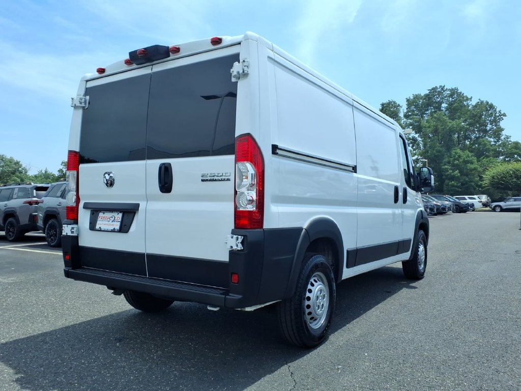Used 2025 RAM ProMaster 2500 w/ U-Haul Equipment Group FWD image 17