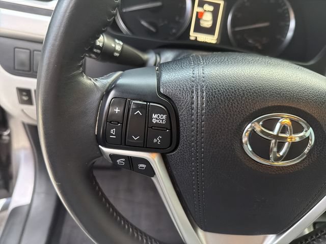 Used 2015 Toyota Highlander XLE AWD/4WD image 17