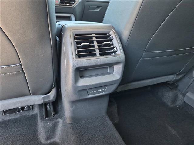 Used 2026 Volkswagen Tiguan SE AWD/4WD image 17