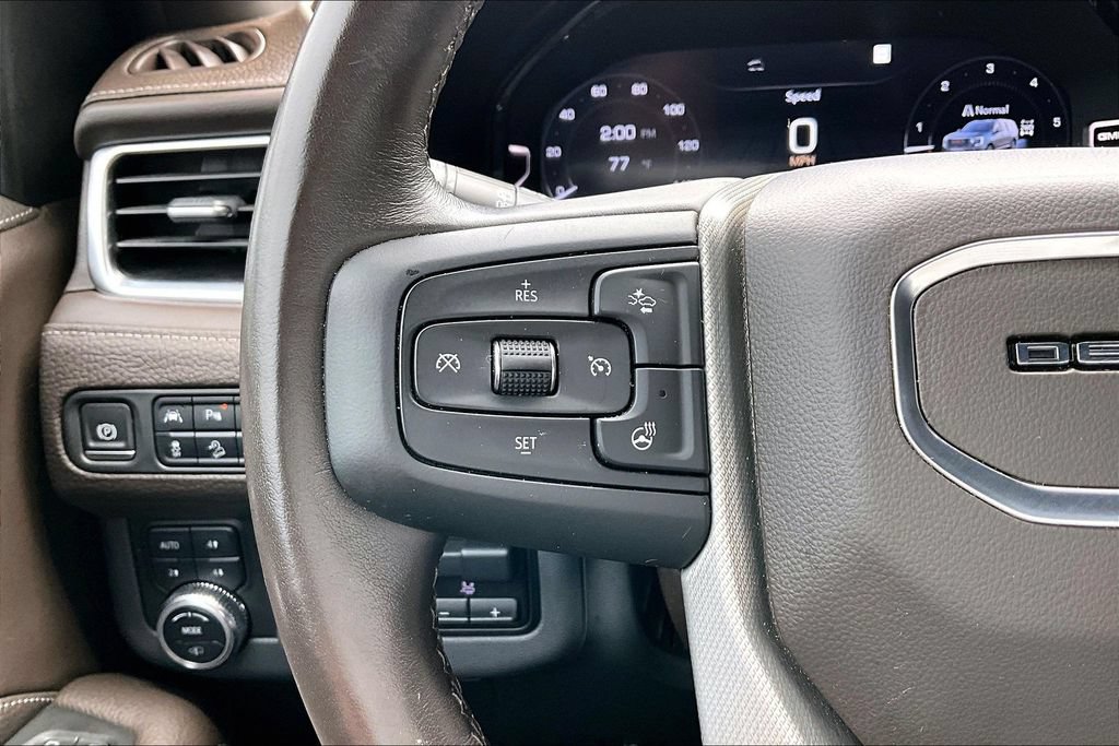 Used 2022 GMC Yukon Denali w/ Denali Premium Package AWD/4WD image 11