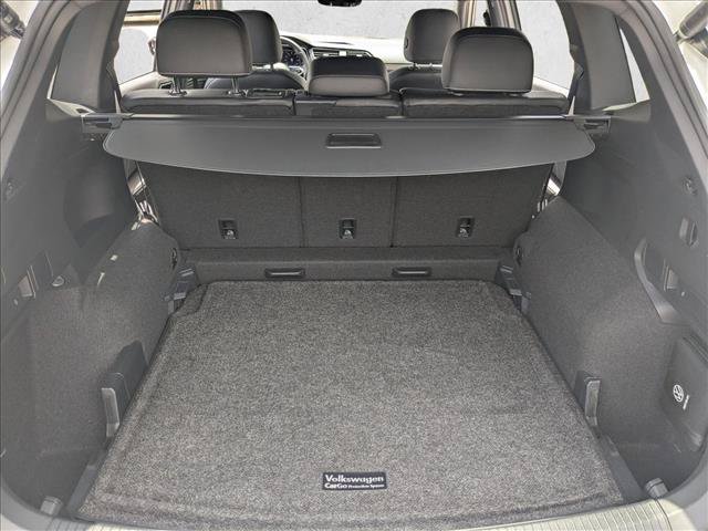 Used 2023 Volkswagen Tiguan SEL R-Line AWD/4WD image 6