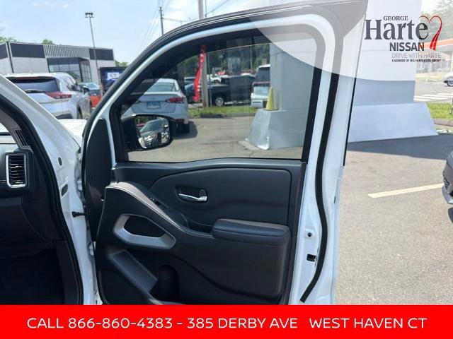 Certified 2024 Nissan Frontier SV w/ Tow Package AWD/4WD image 28