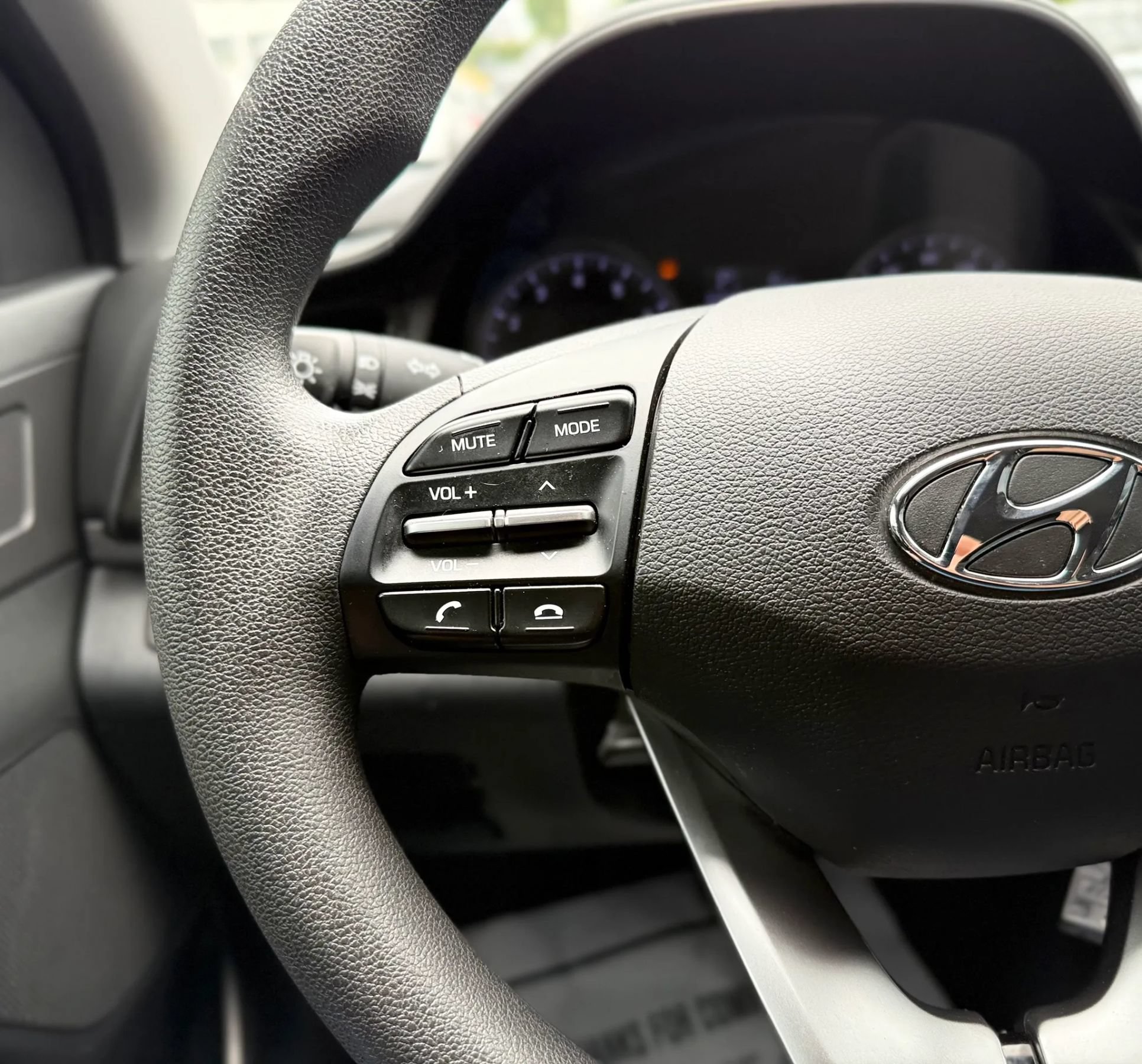 Used 2019 Hyundai Elantra SE w/ Cargo Package FWD image 13