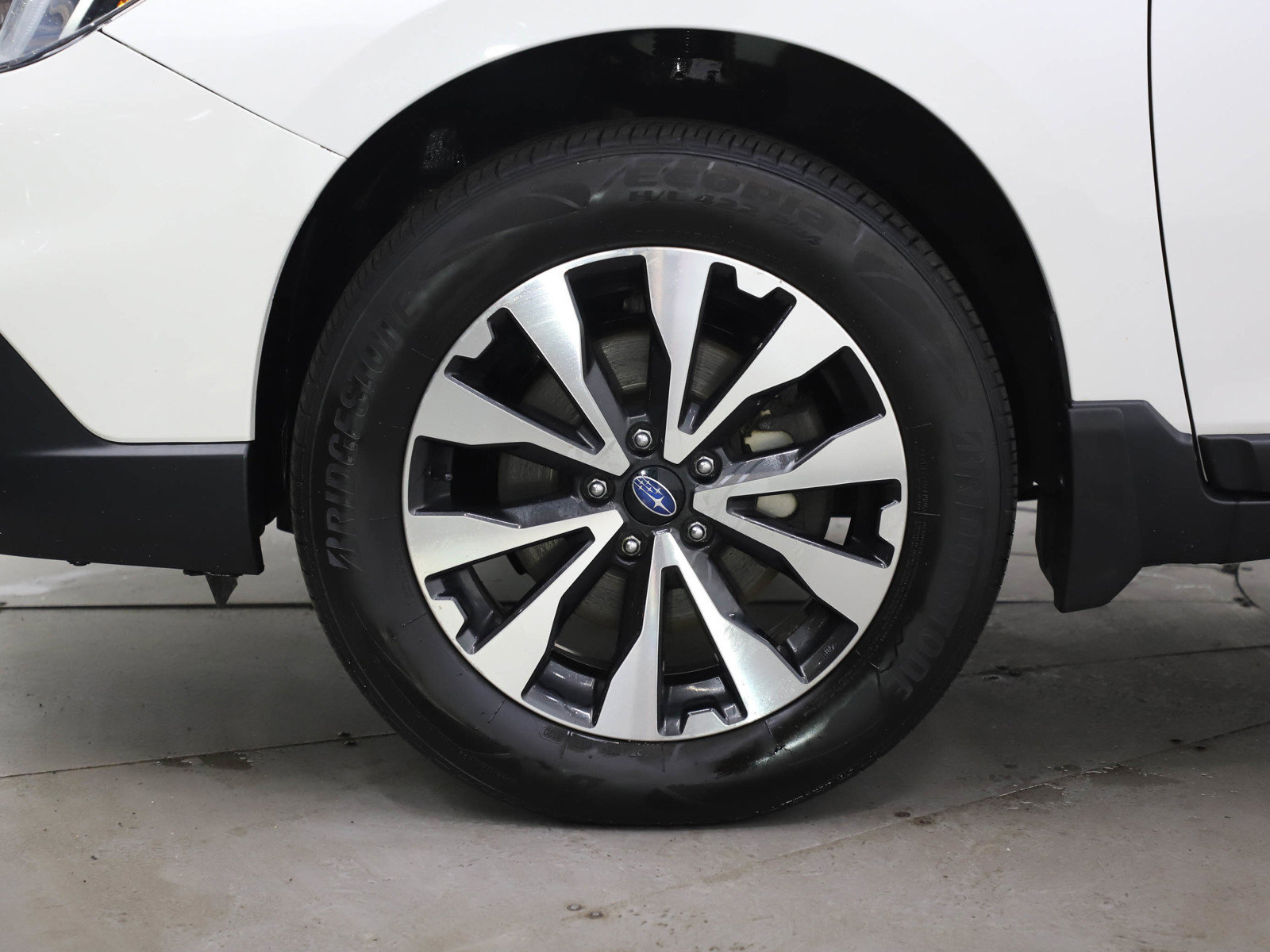 Used 2017 Subaru Outback 2.5i Limited image 31