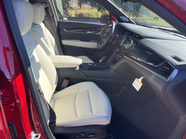 New 2025 Cadillac XT6 Sport w/ LPO, Floor Liner Package image 36
