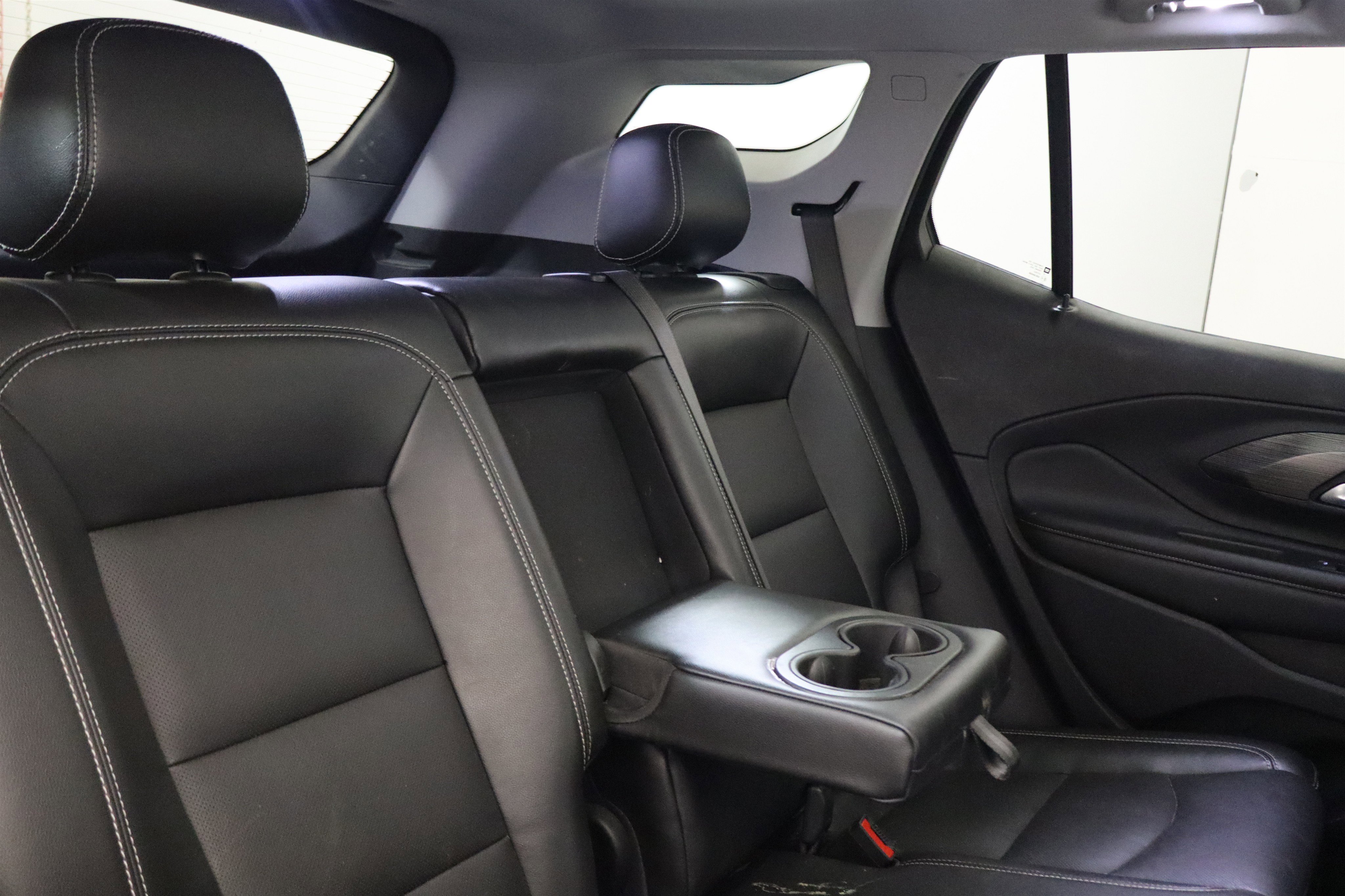 Used 2022 GMC Terrain SLT w/ LPO, Floor Liner Package AWD/4WD image 18