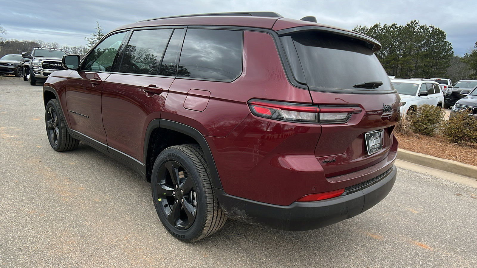 New 2025 Jeep Grand Cherokee L Altitude image 10