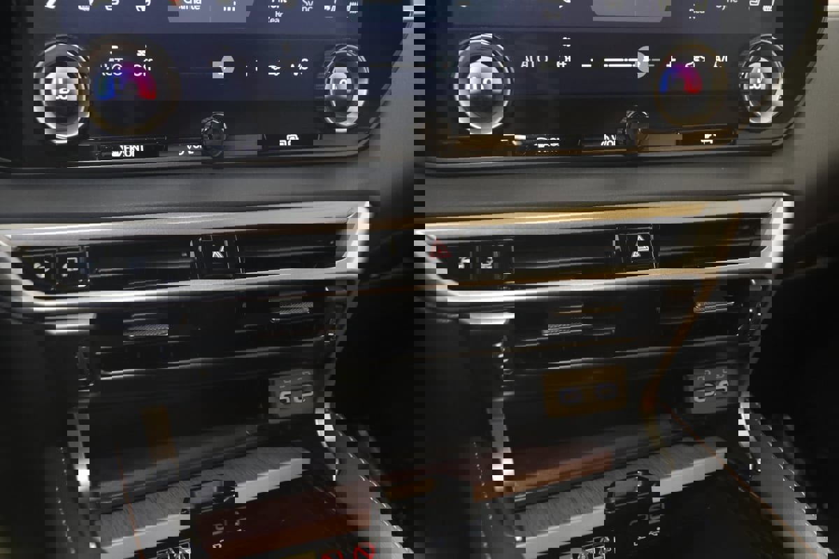 Used 2024 Lexus RX 350 Premium image 32