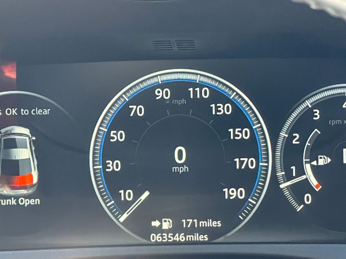 Used 2019 Jaguar XE Landmark Edition RWD image 33