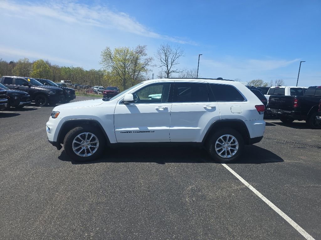 Used 2022 Jeep Grand Cherokee Laredo E AWD/4WD image 3
