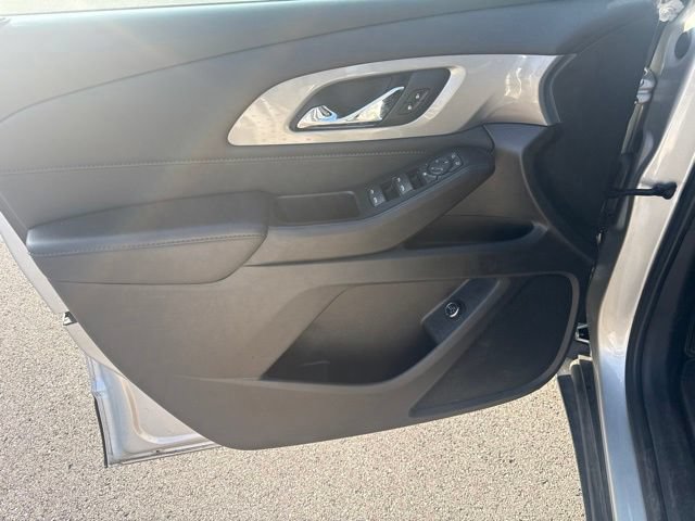 Used 2022 Chevrolet Traverse LT AWD/4WD image 14
