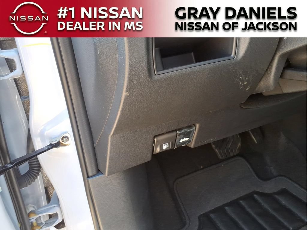 New 2025 Nissan Versa SV w/ Trunk Package FWD image 12