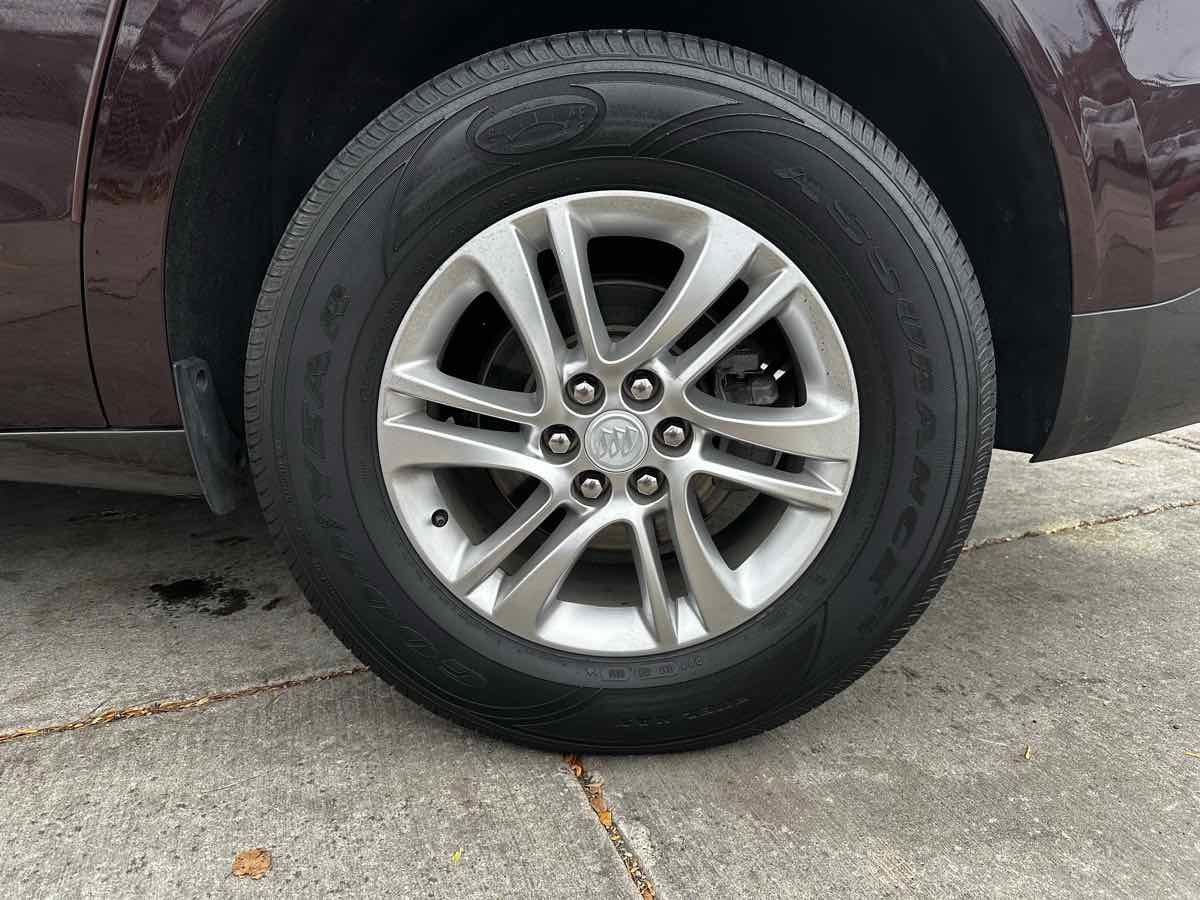 Used 2018 Buick Enclave Essence image 7