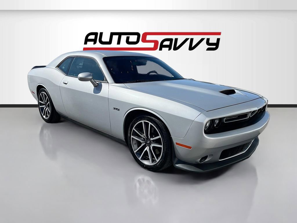 Used 2023 Dodge Challenger R/T RWD image 1