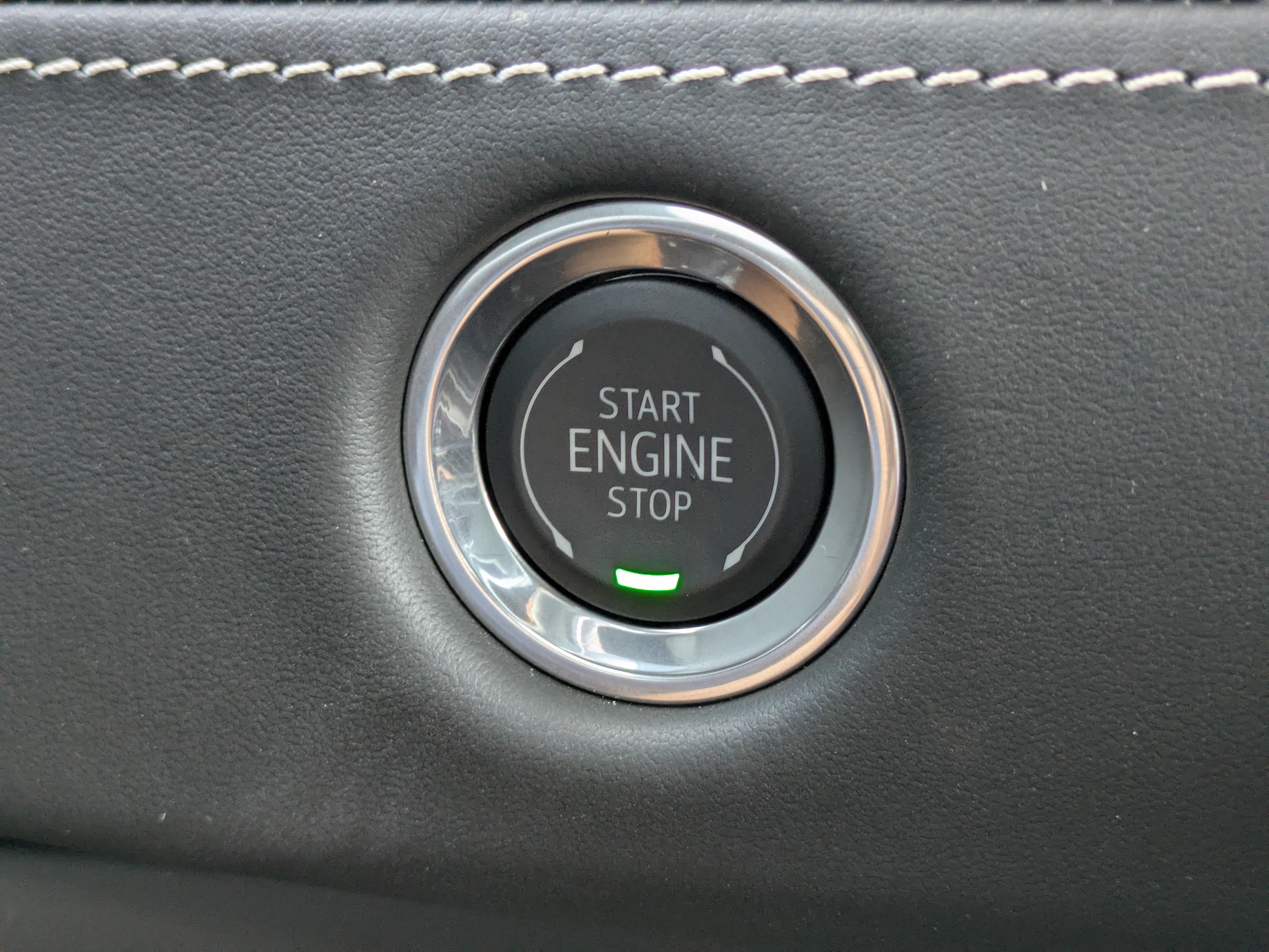 Certified 2025 Cadillac Escalade Sport Platinum w/ LPO, Floor Liner Package AWD/4WD image 33