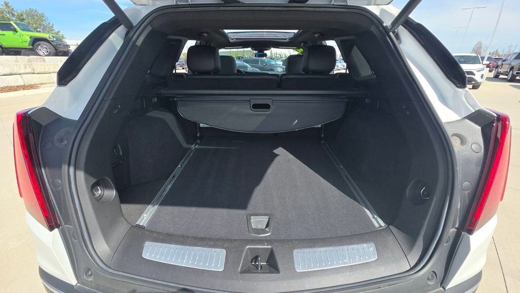Used 2025 Cadillac XT5 Premium Luxury image 16