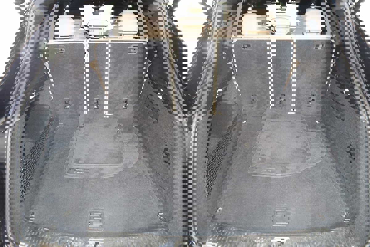 Used 2022 Porsche Cayenne Platinum Edition w/ Premium Package Plus image 36