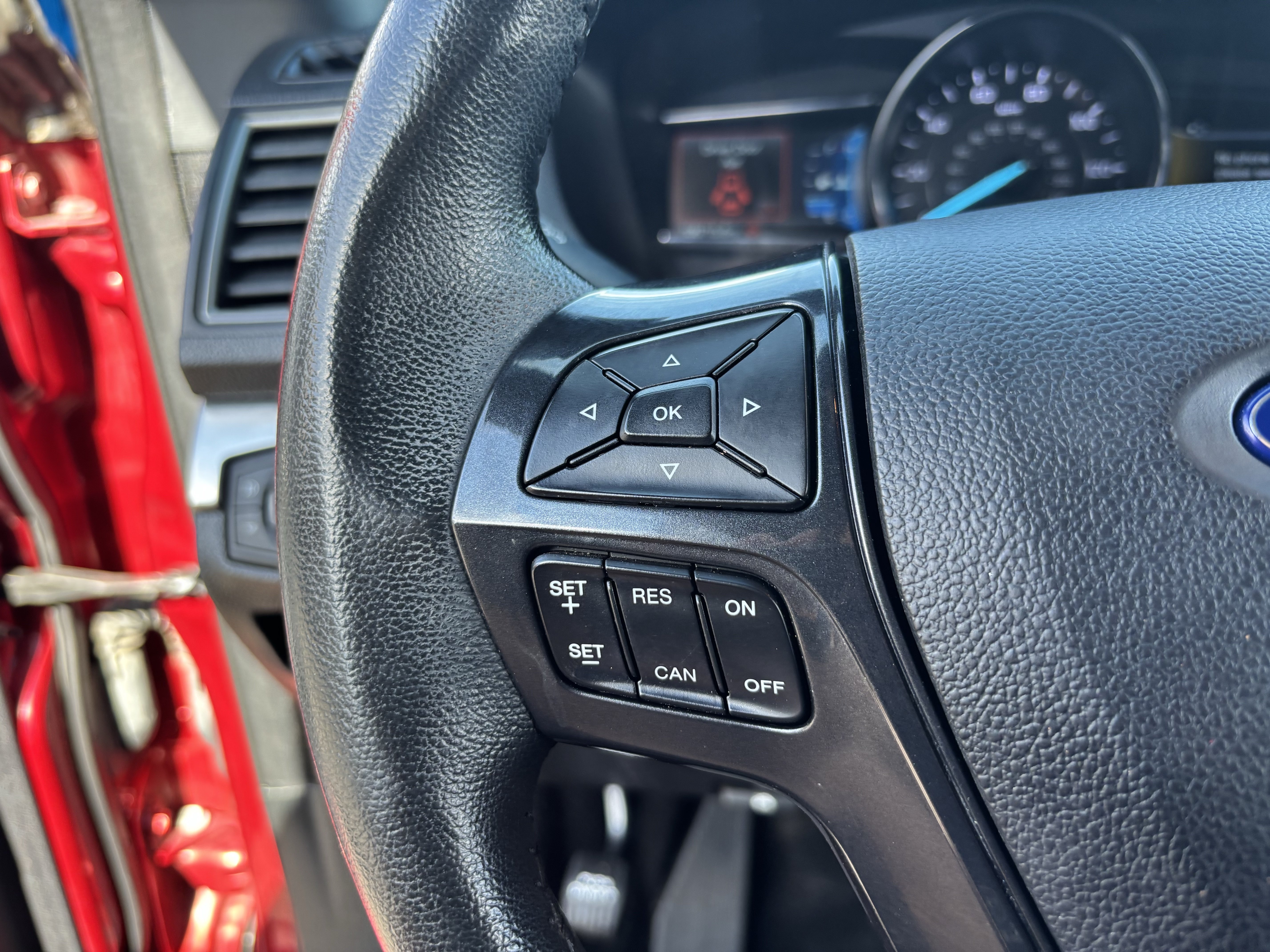 Used 2019 Ford Explorer XLT w/ Equipment Group 202A FWD image 25