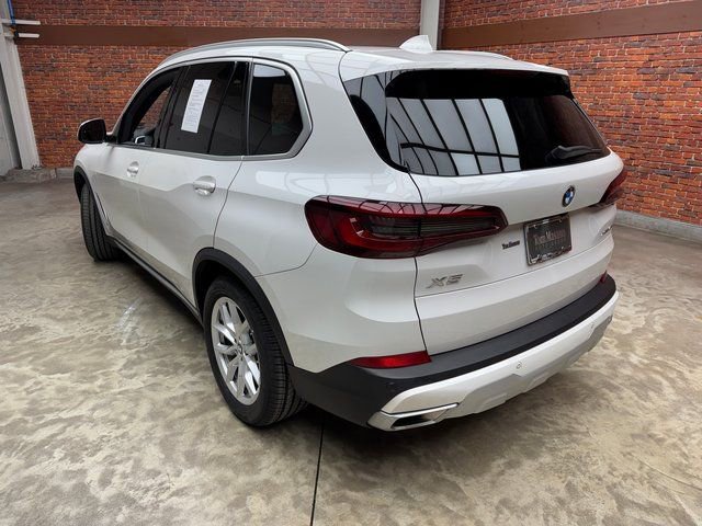 Certified 2023 BMW X5 xDrive40i w/ Climate Comfort Package image 2