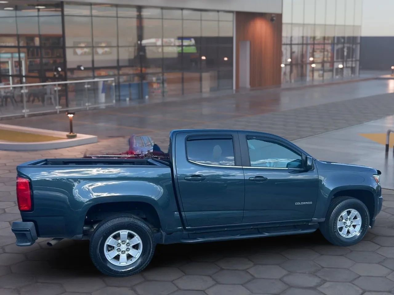 Used 2017 Chevrolet Colorado W/T w/ WT Convenience Package image 10