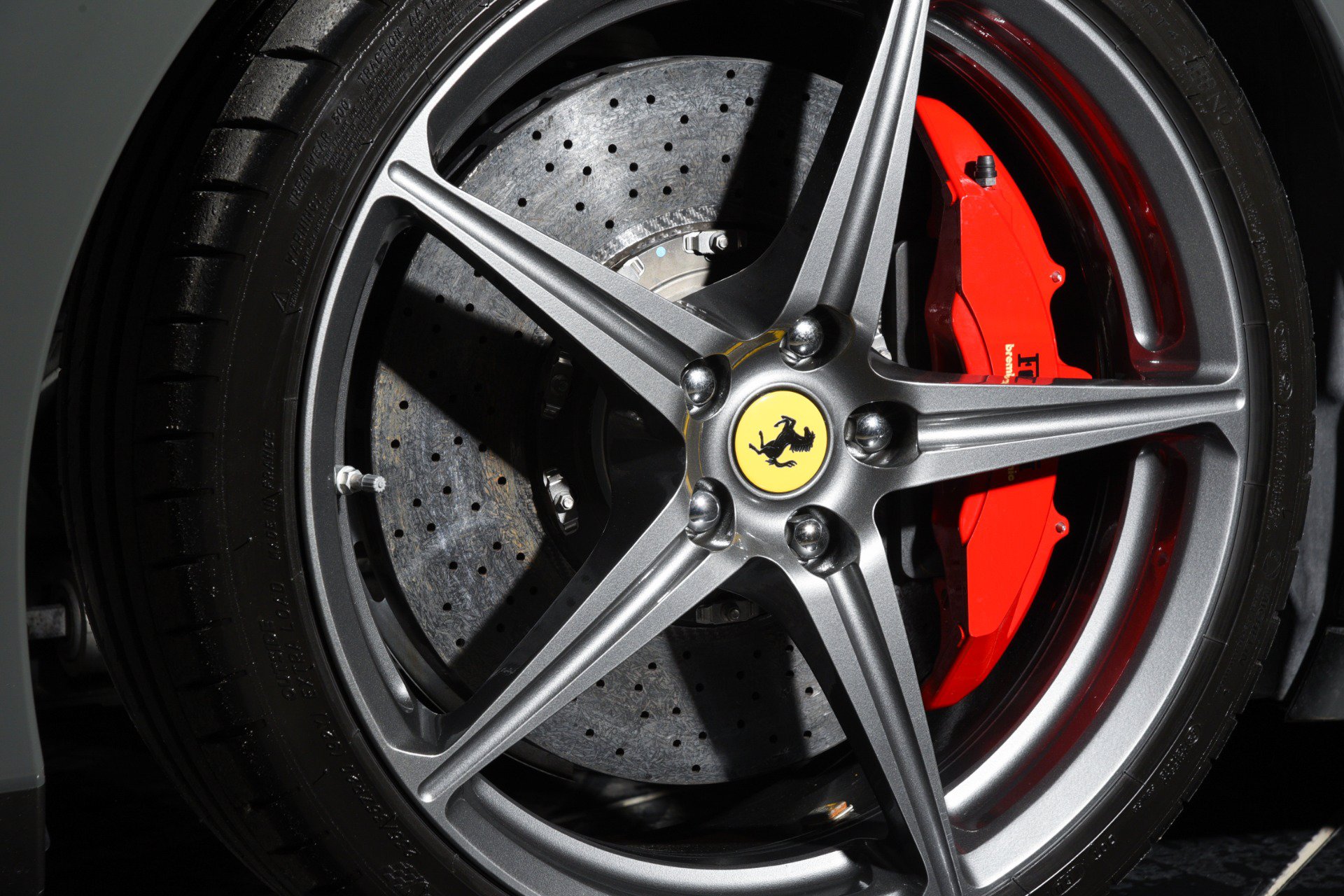 Used 2014 Ferrari 458 Spider RWD image 40