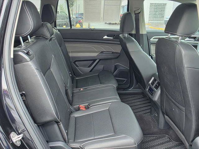 Used 2023 Volkswagen Atlas SE w/ Panoramic Sunroof Package AWD/4WD image 12