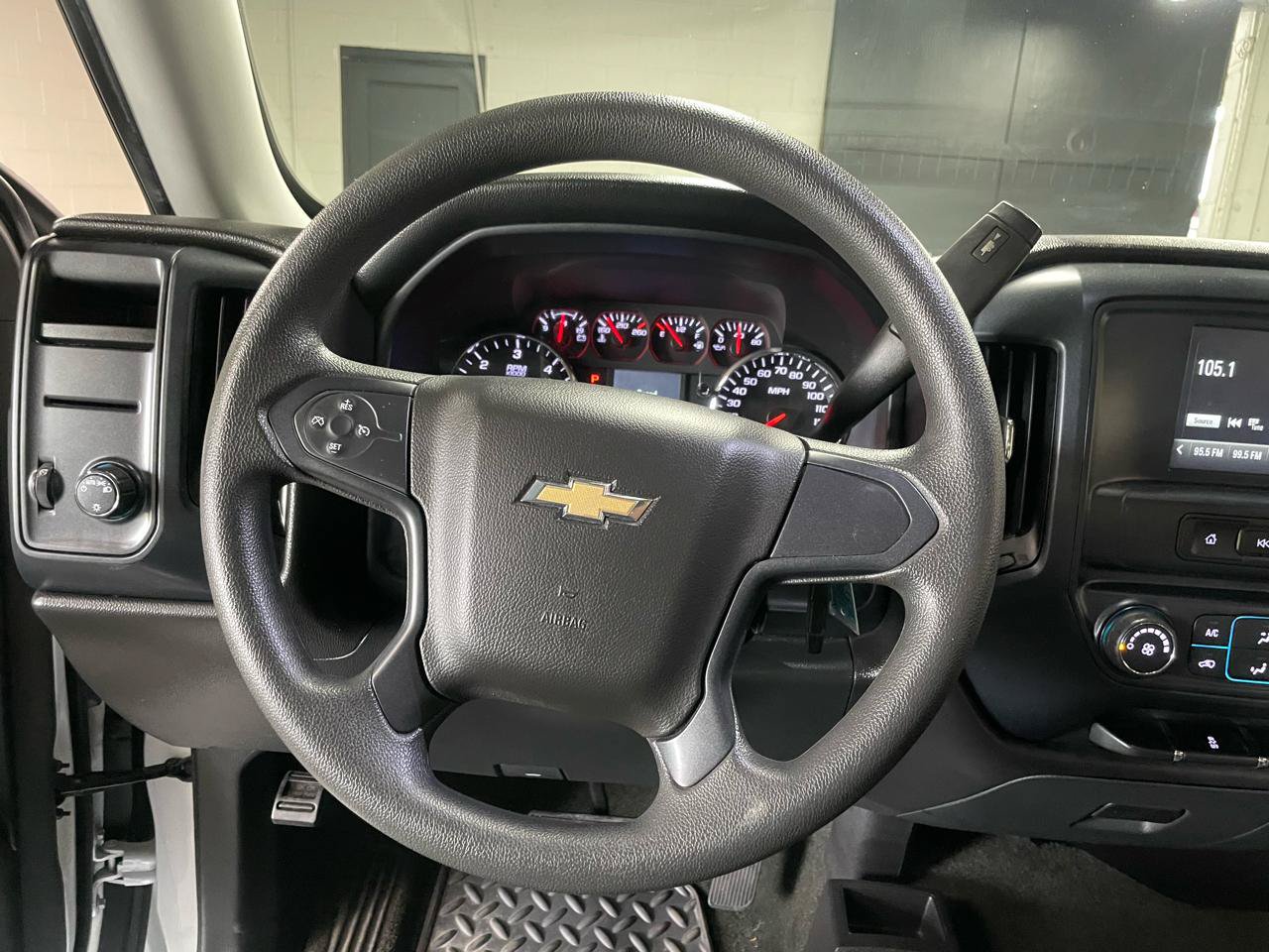 Used 2017 Chevrolet Silverado 1500 Custom w/ Custom Convenience Package AWD/4WD image 21