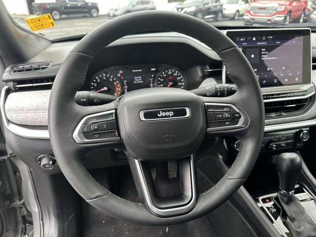 Used 2023 Jeep Compass Latitude w/ Sun and Sound Group AWD/4WD image 13