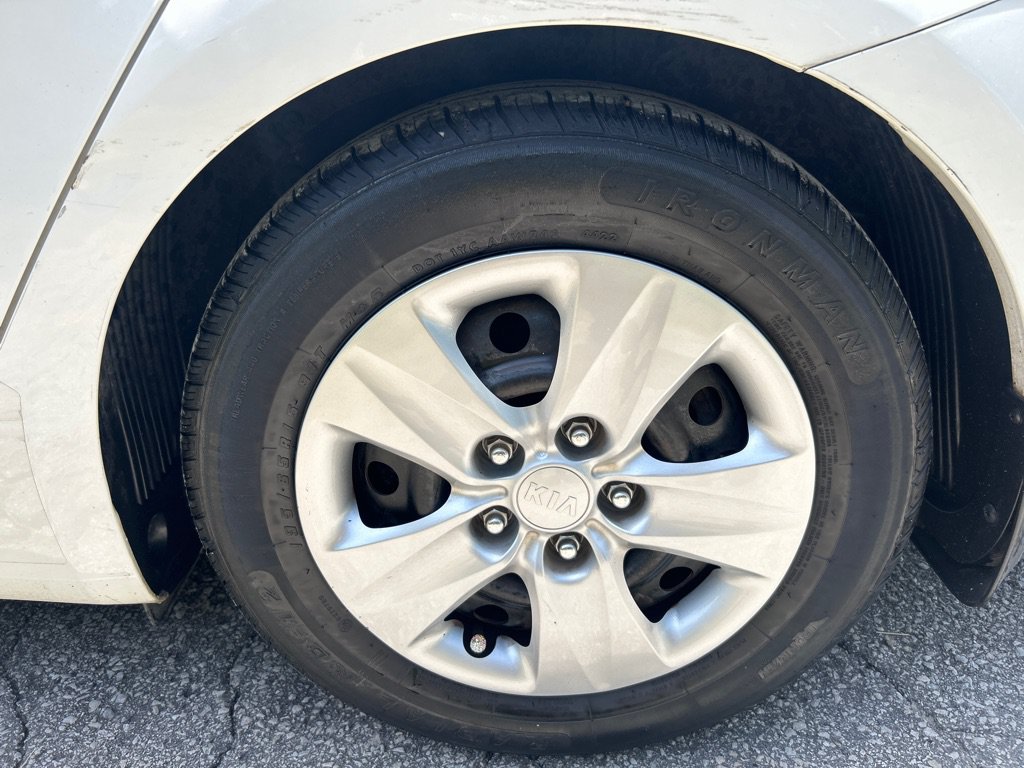 Used 2016 Kia Forte LX FWD image 21