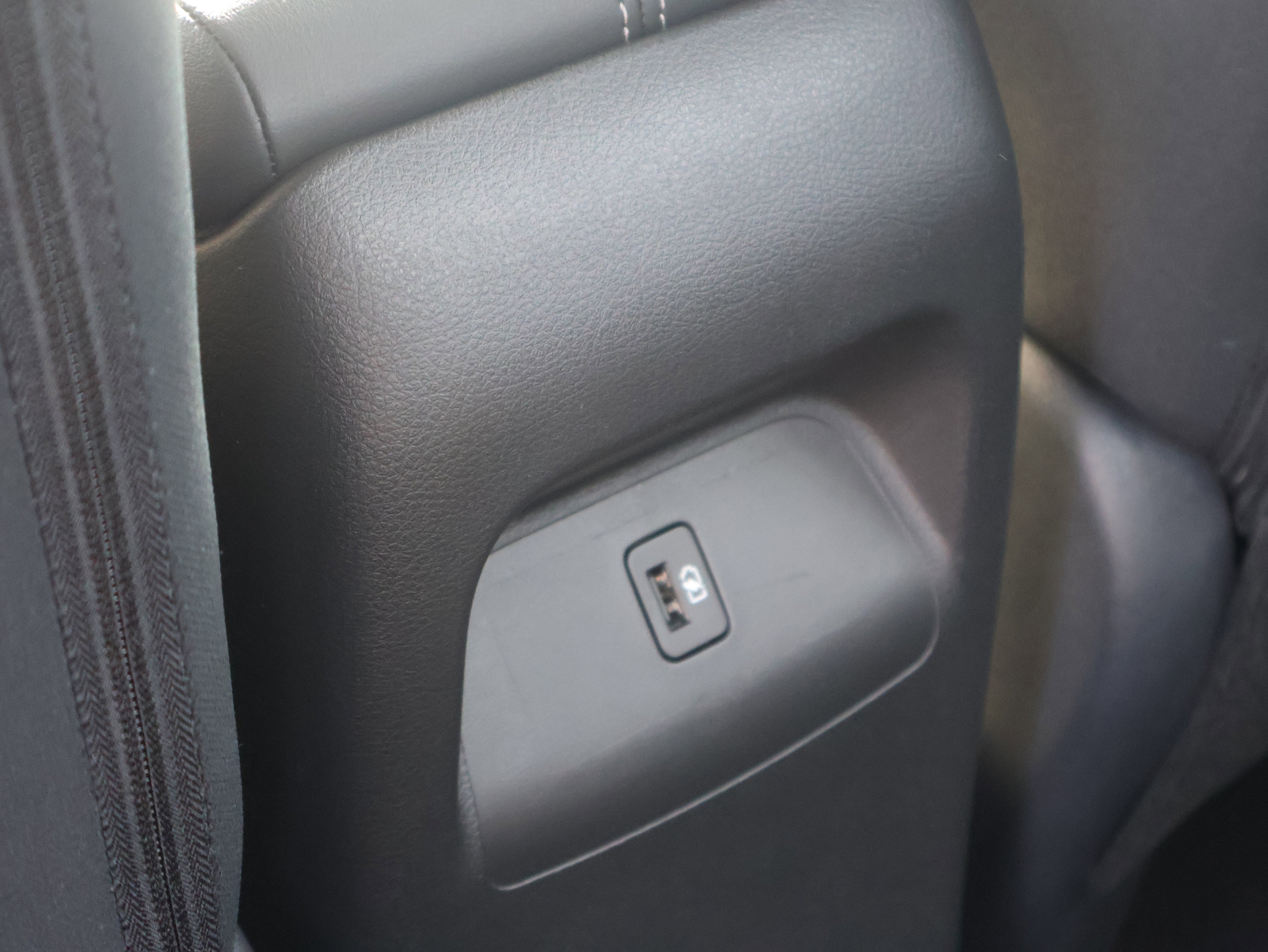 Used 2024 Nissan Sentra SV w/ Lighting Package image 17