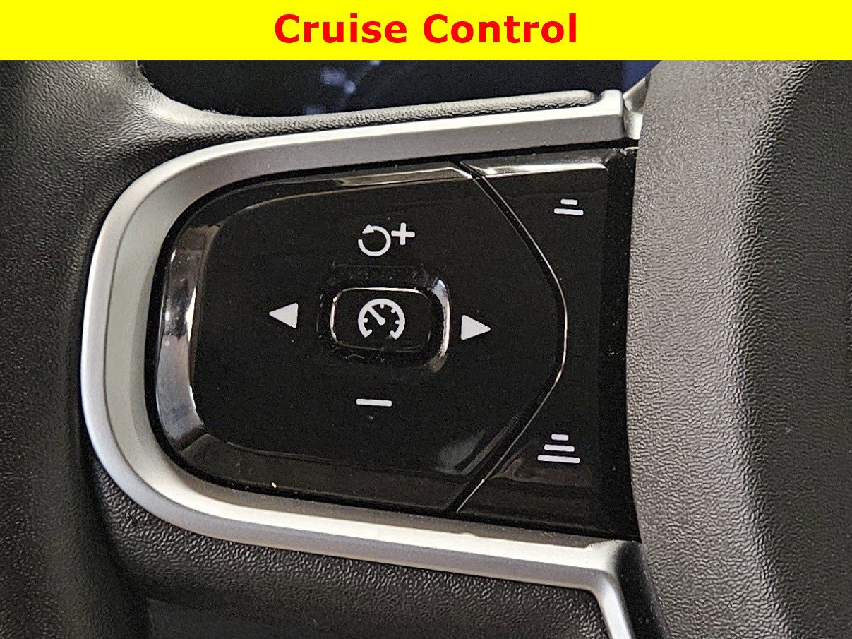 Used 2025 Volvo XC90 B6 Plus image 36