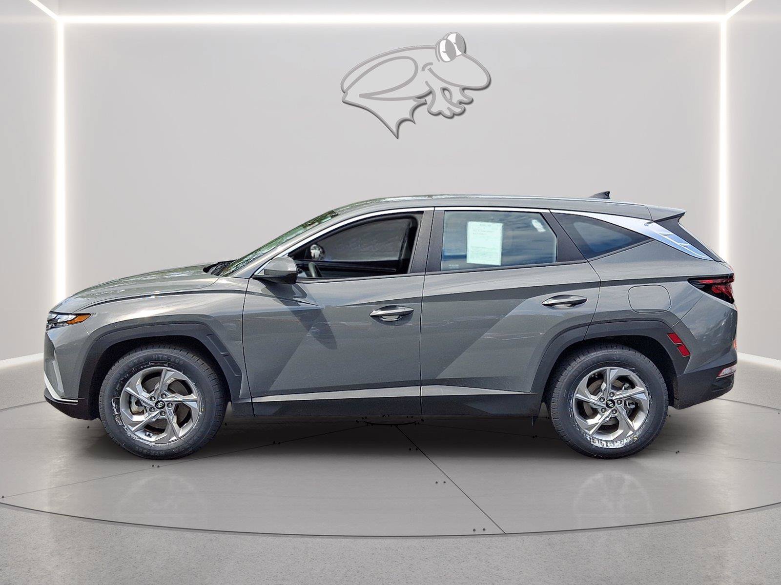 Used 2024 Hyundai Tucson SE FWD image 2
