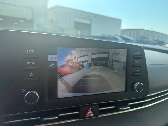 Used 2024 Hyundai Elantra SE FWD image 14