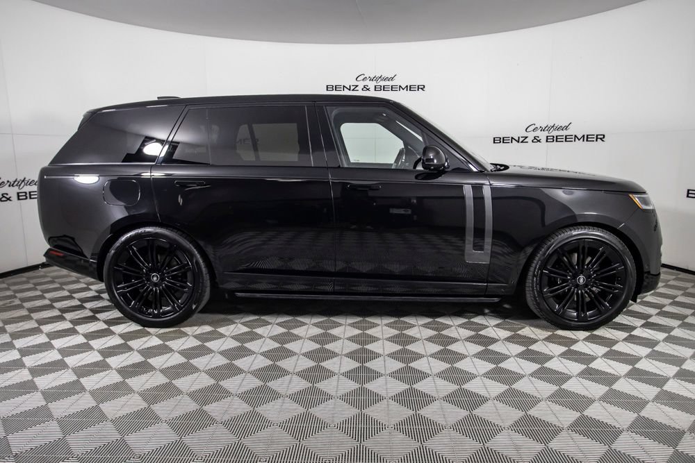 Used 2024 Land Rover Range Rover Long Wheelbase SE AWD/4WD image 3