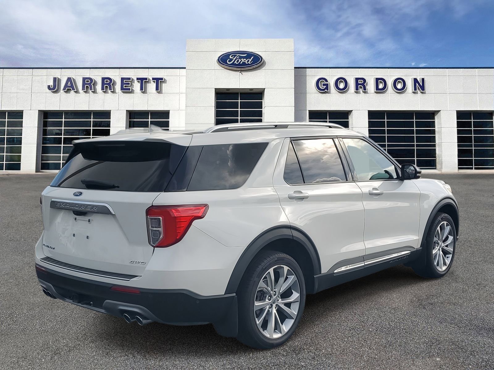 Used 2021 Ford Explorer Platinum w/ Equipment Group 601A image 4
