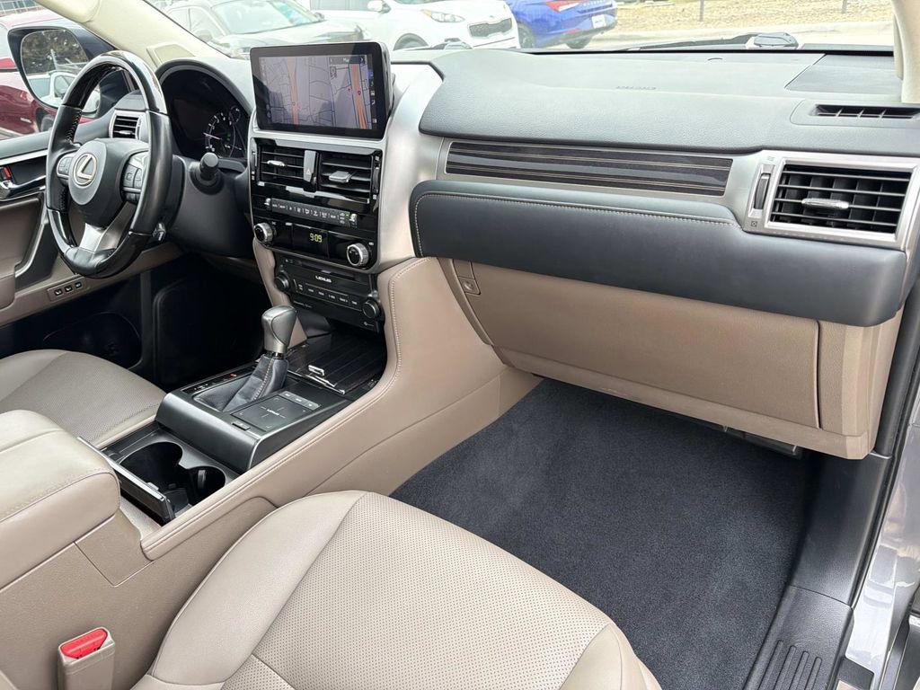 Used 2023 Lexus GX 460 Premium w/ Premium Package image 7