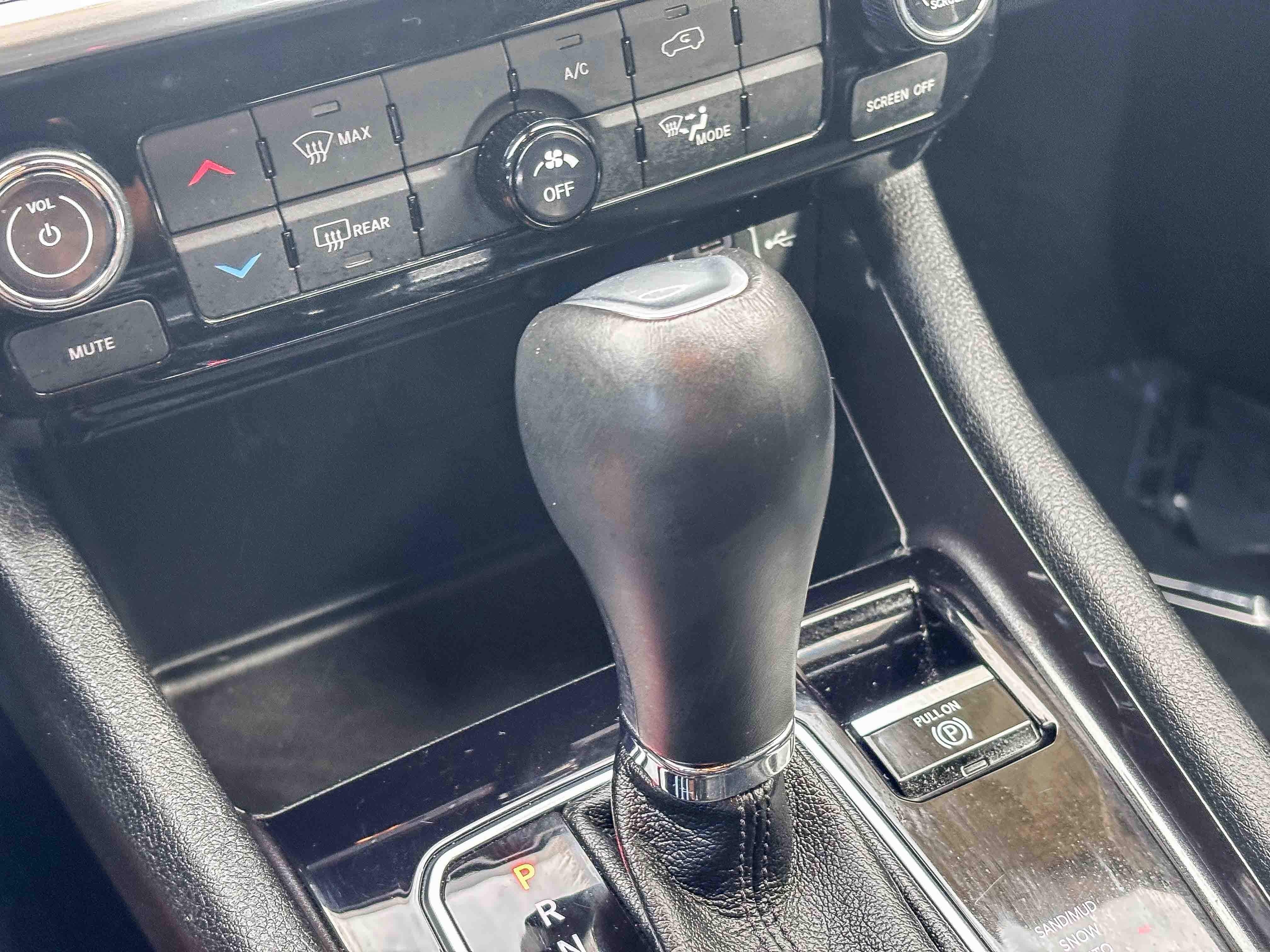 Used 2024 Jeep Compass Latitude image 25