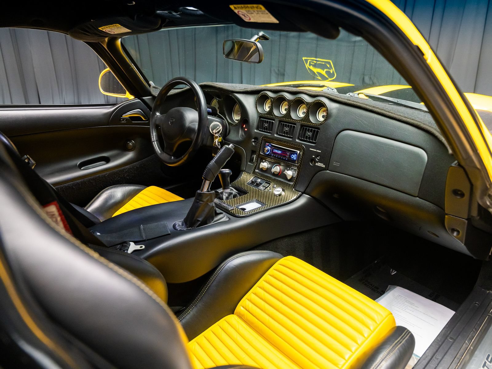 Used 2001 Dodge Viper GTS RWD image 6
