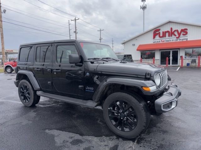 Used 2025 Jeep Wrangler Sahara 4xe image 1