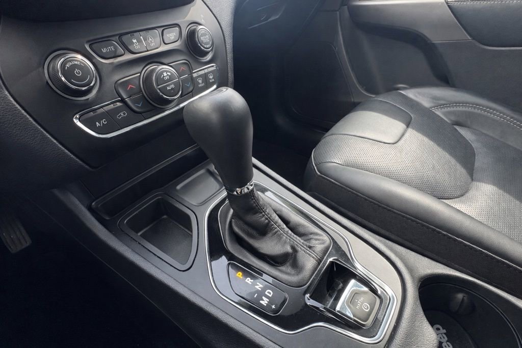 Used 2019 Jeep Cherokee Limited image 23