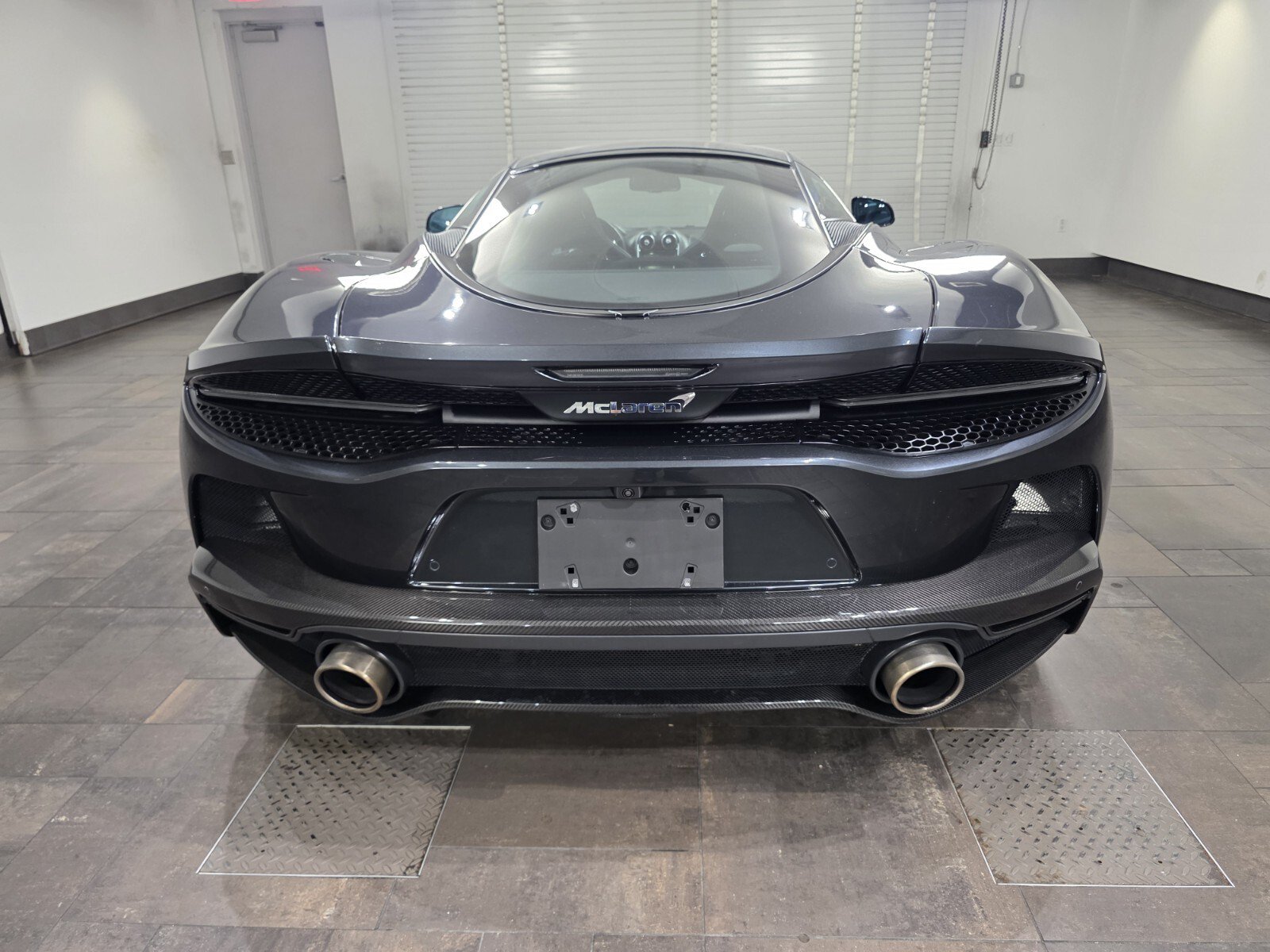 Used 2023 McLaren GT RWD image 5