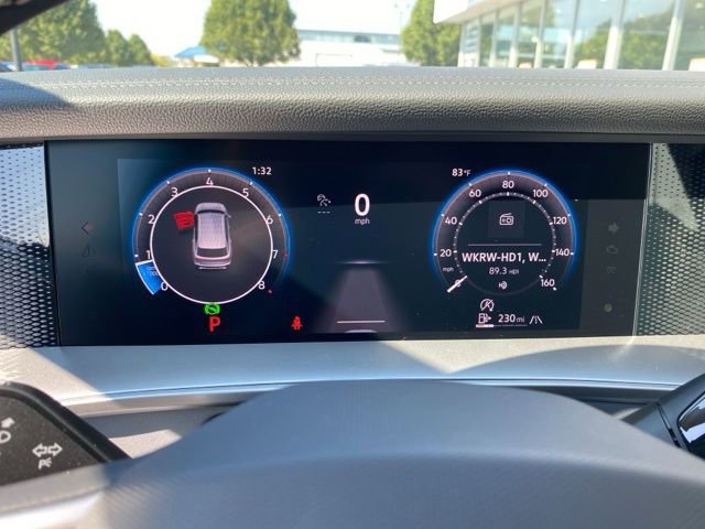 New 2025 Volkswagen Tiguan SE image 32