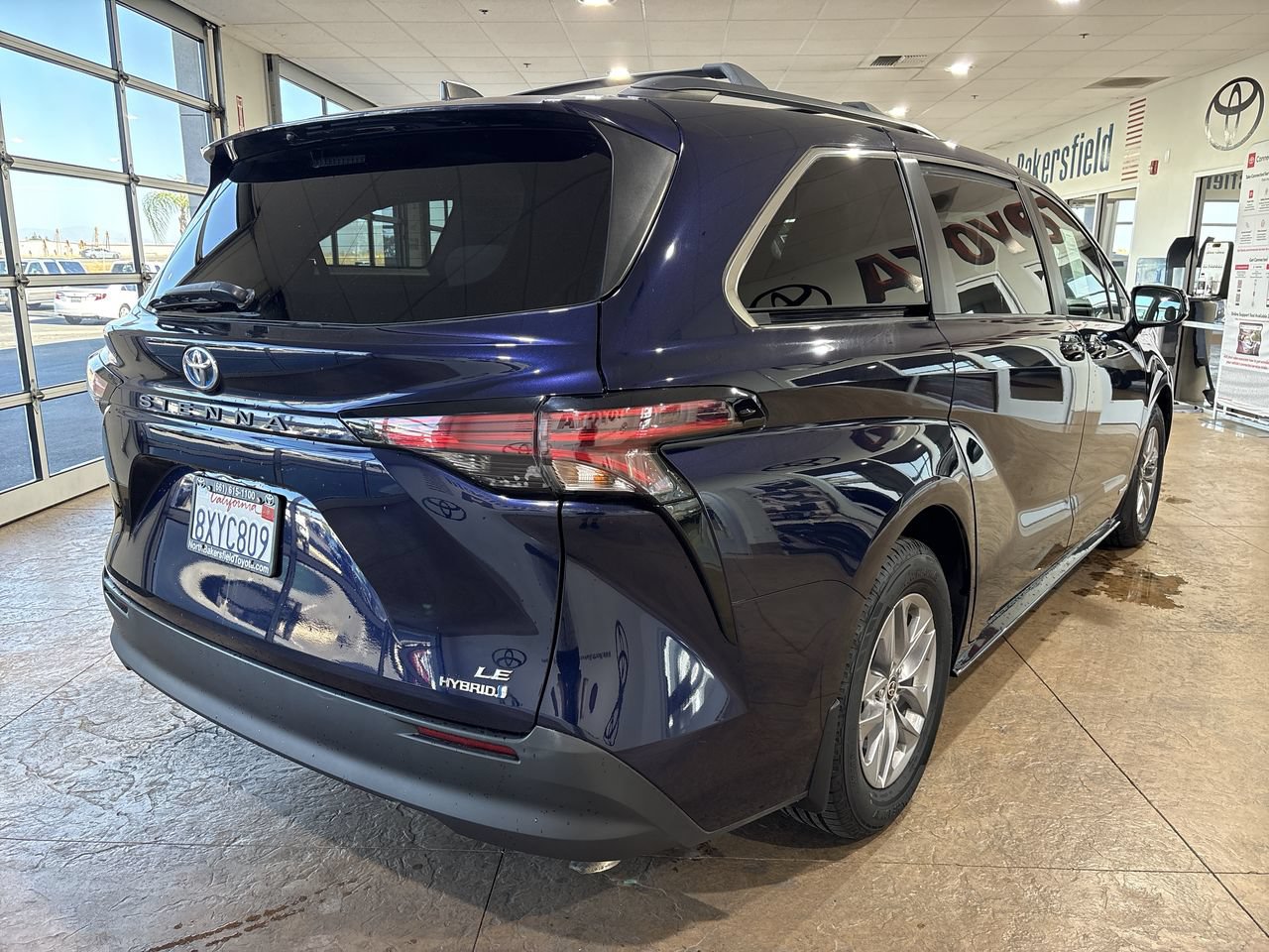 Certified 2021 Toyota Sienna LE FWD image 2