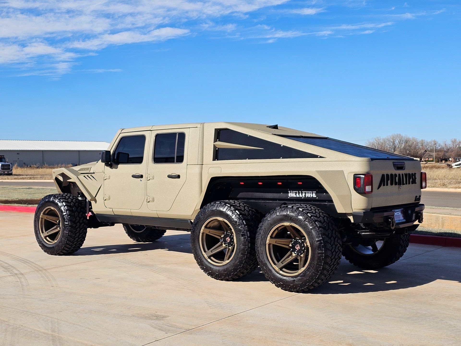 Used 2023 Jeep Gladiator Sport AWD/4WD image 10
