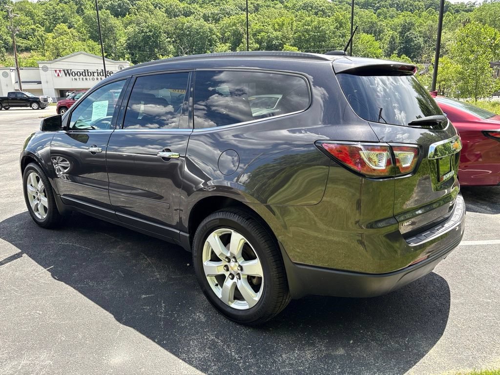Used 2016 Chevrolet Traverse LT w/ Style and Technology Package AWD/4WD image 3