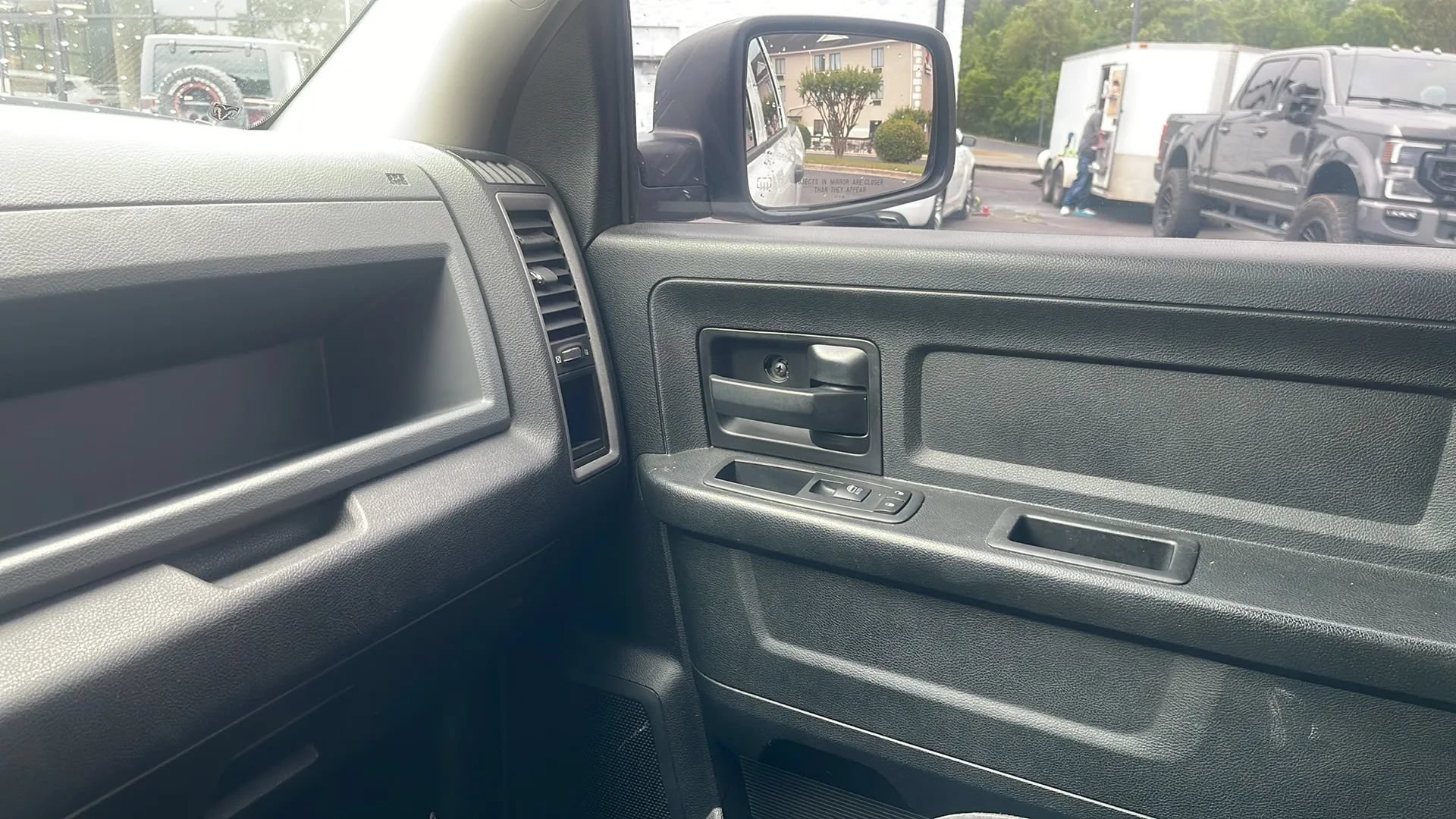 Used 2018 RAM 1500 Express w/ Express Value Package RWD image 15